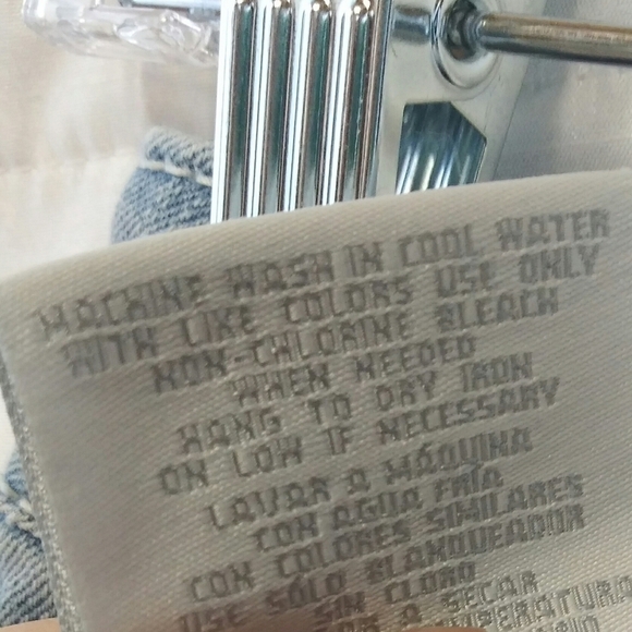 Seven7  Blue Light Wash Whiskering Mid Rise Zip Up Cuffed Hem Denim Jean Shorts - Picture 11 of 11